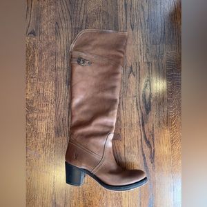 Frye Jane Tall cuff boots with box. Size 8 Taupe.